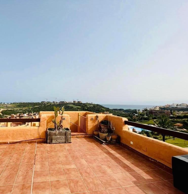 2 Bedroom Penthouse With A Private 360 Rooftop Terrace With Sea And Mountain Views Bahia de Casares 外观 照片